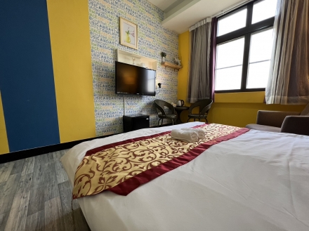Room 1221 台南市區，近開元路美食，2人套房，10坪(約30m2)