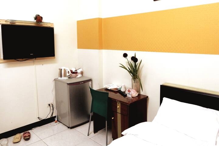 Room 38742 台南市區，近成大，溫馨4人套房，15坪(約45m2)